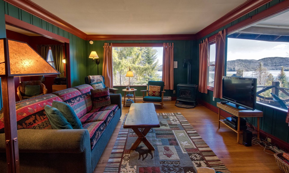 Lake Placid Cottage | Lovely Lakeview Cabin Minutes to Main Street!