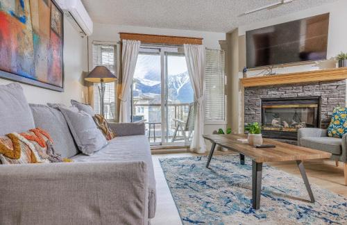 Canmore Apartment | Lovely Mountain View 2 Bedroom Suite
