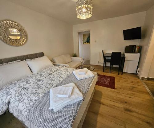 Reading House | Lovely studio flat