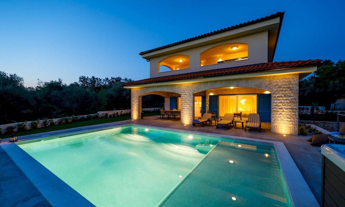 Sveti Vid-Miholjice Villa | Lovely Villa Loma 1* with a view and an outdoor pool on Krk