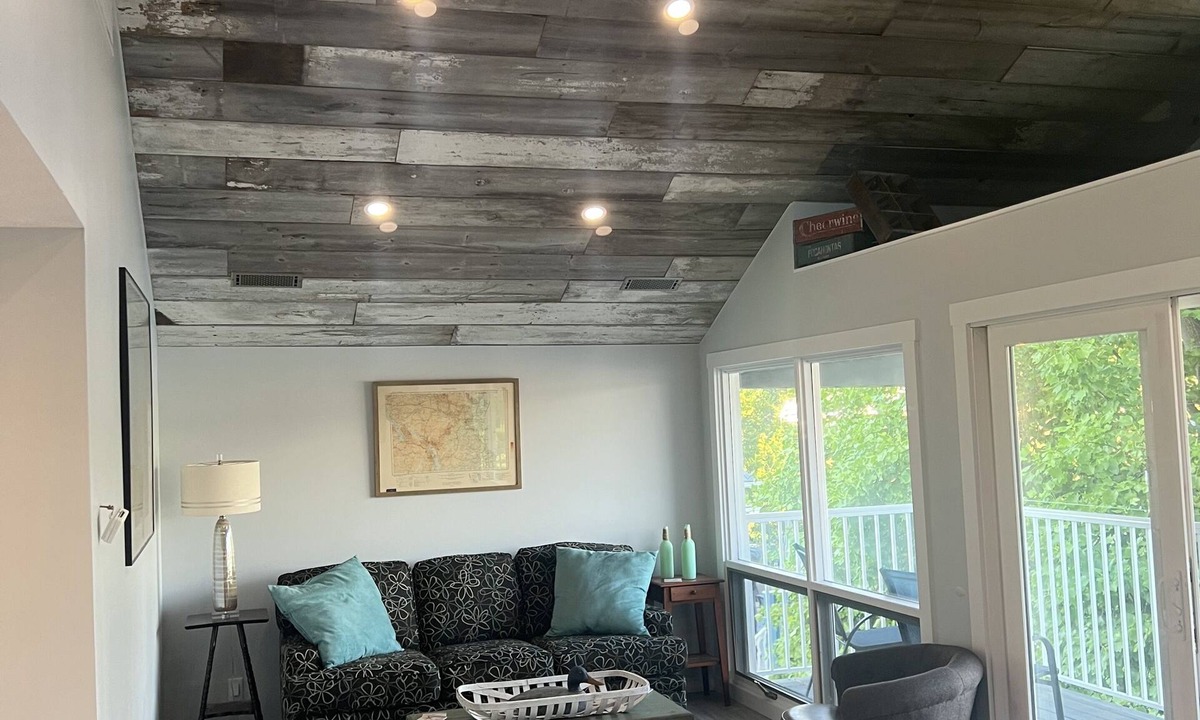 New Franklin Apartment | Lovely waterfront 2 bedroom apartment
