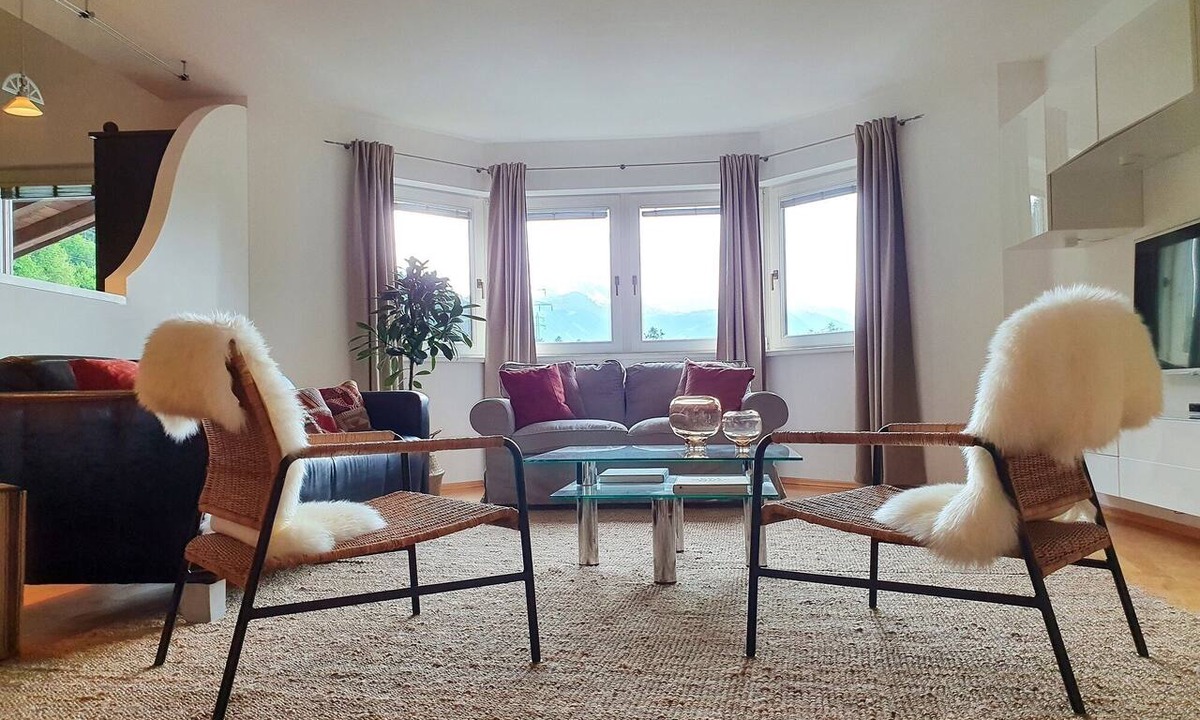 Goetzens Apartment | Lovingly designed 4-room Supreme Suite.