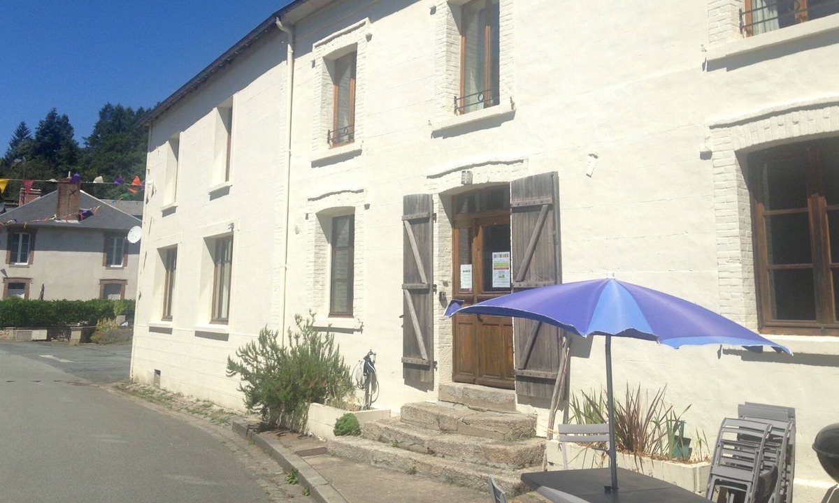 Chatelus-le-Marcheix House | Lovingly restored bright house with 300m2 living space is ideal for a family