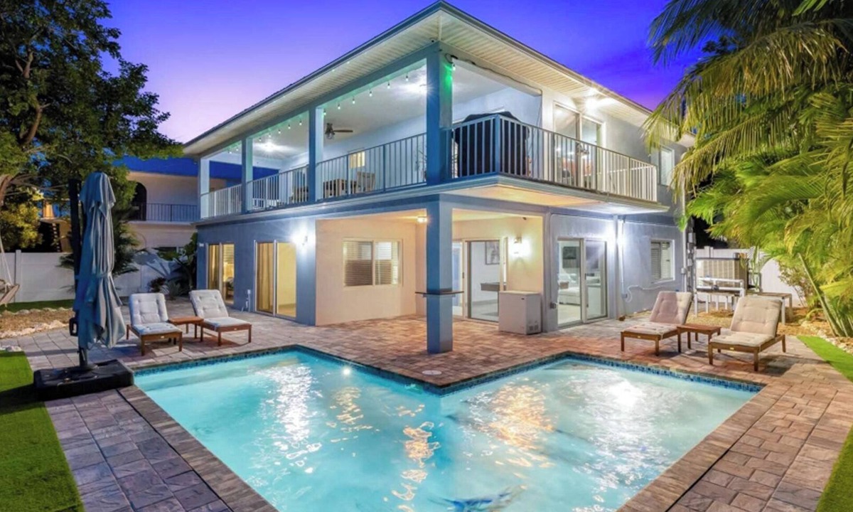 Marathon House | Lower Latitudes
