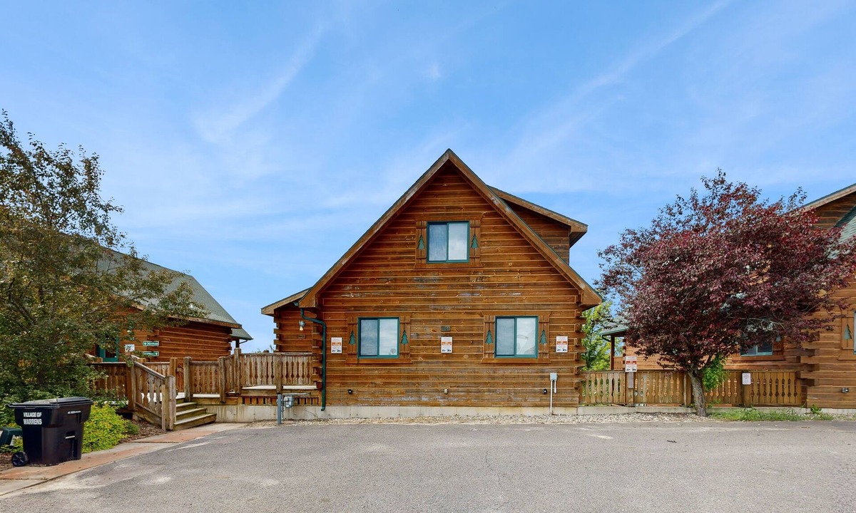 Warrens House | Lower-Level duplex, adventure retreat with fire pit, patio, & WIF