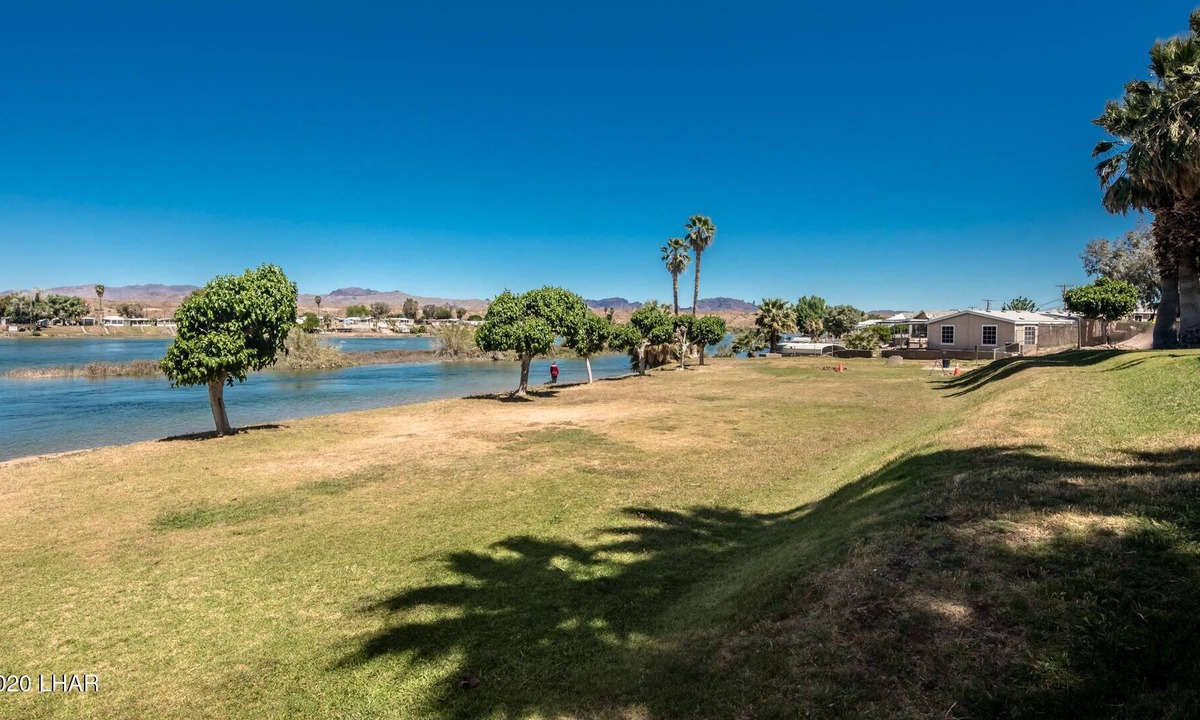 Bluewater House | ☆Lower River Retreat☆Escape the Harsh Winter, and come relax in a Desert Oasis!