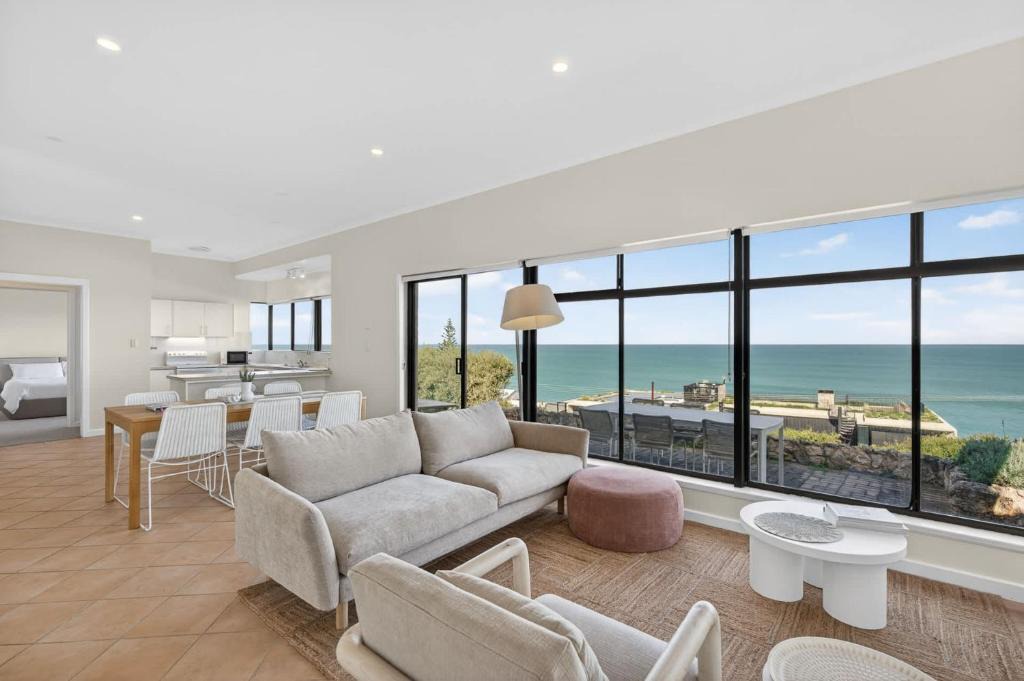 Port Elliot House | LOWTIDE 13A Battunga Avenue Port Elliot Linen Included