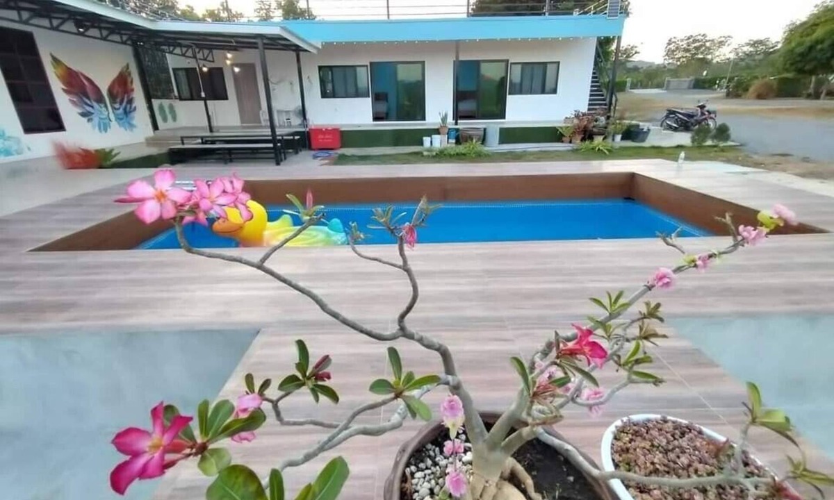 Khanong Phra Villa | Lsarl Pool Villa