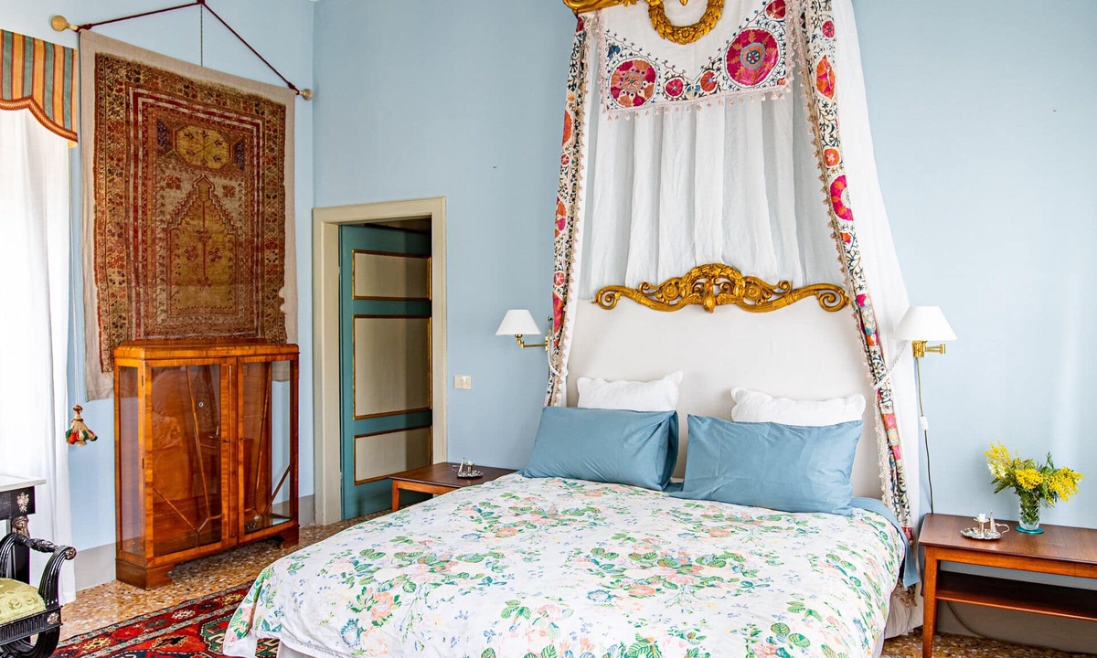Lucca Historical Center Apartment | Lucca Centro, elevator lift, AC, WiFi & free garage if handicapped