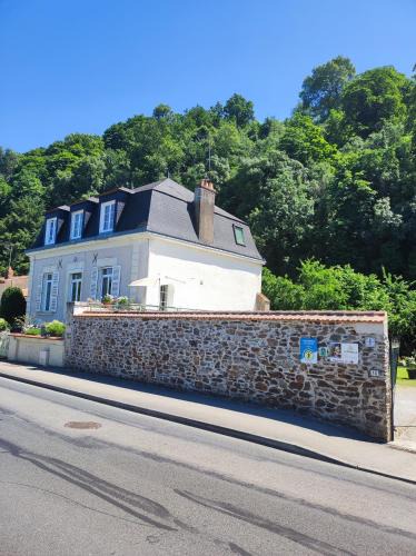 Champtoceaux House | Lucriolla