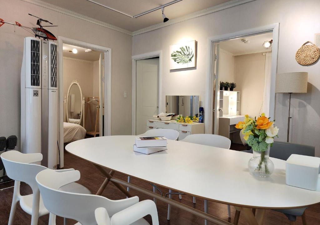 Banghwa-dong Apartment | Lucy Stay