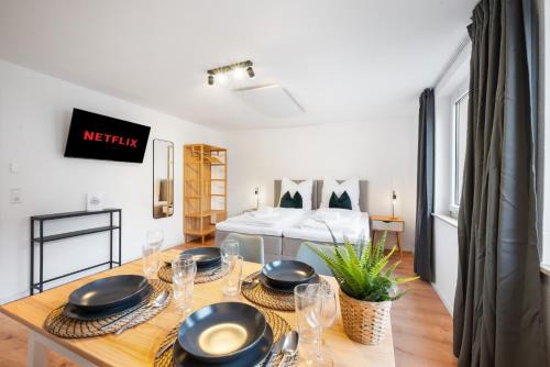 Ludwigsburg Apartment | LudwigsCozyEscape - Ruhiges Design-Apartment mit Balkon & Parkplatz, 4 Gäste, SmartTV in jedem Zimmer, Highspeed WLAN, Workspace, 24h Self Check-in