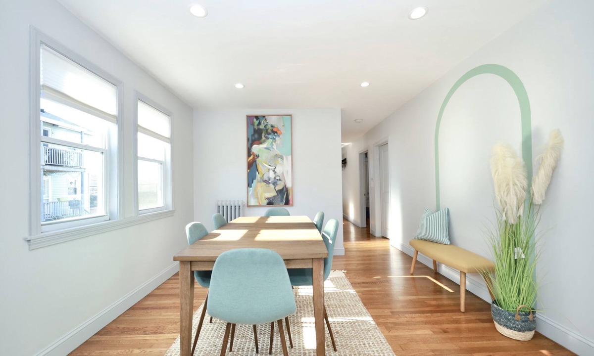 Everett House | Luke 1 House, Safe, Parking, Stylish, MBTA, Memorable