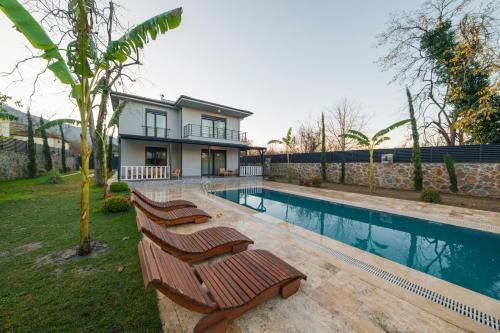 Yanik Hotel | Luku Villa