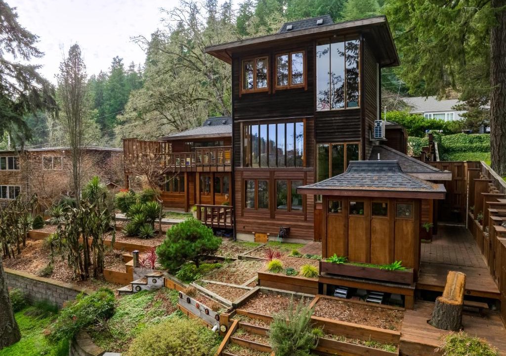 Fairmont House | Lumbermill Modern - Zen Sanctuary near U of O home