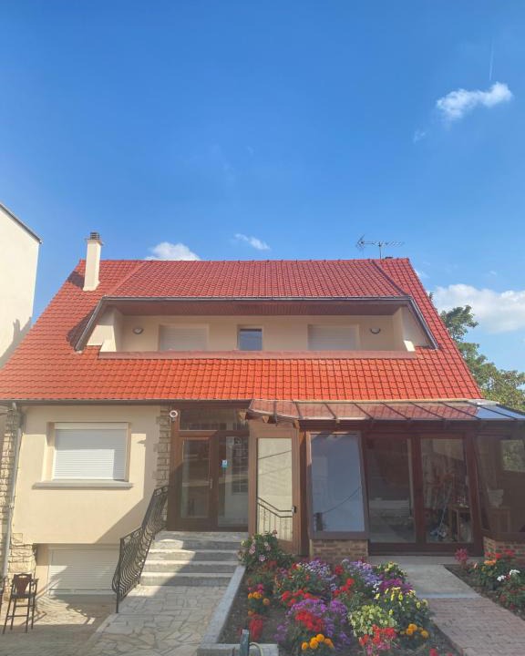 Palaiseau Apartment | Lumbini Home