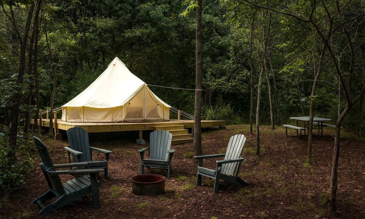 Boss House | Luminous Glamping Bell Tent Retreat Near Sinking Creek, Missouri