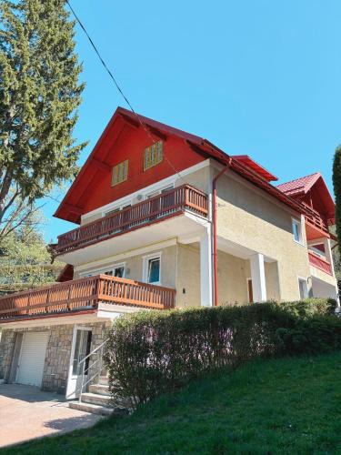 Busteni House | Luna House Busteni
