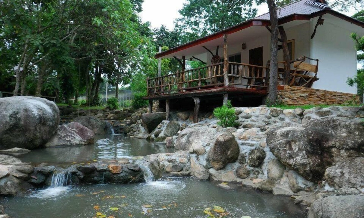 Suan Phueng Hotel | Lundaresort & Orchid