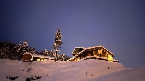 Luster Villa | Luster Lodge