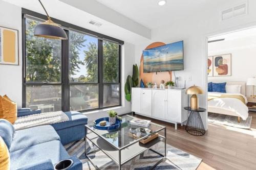 St. Anthony West Apartment | Lux 2BD Sofa Bed DT &UMN GYM Free Street parking