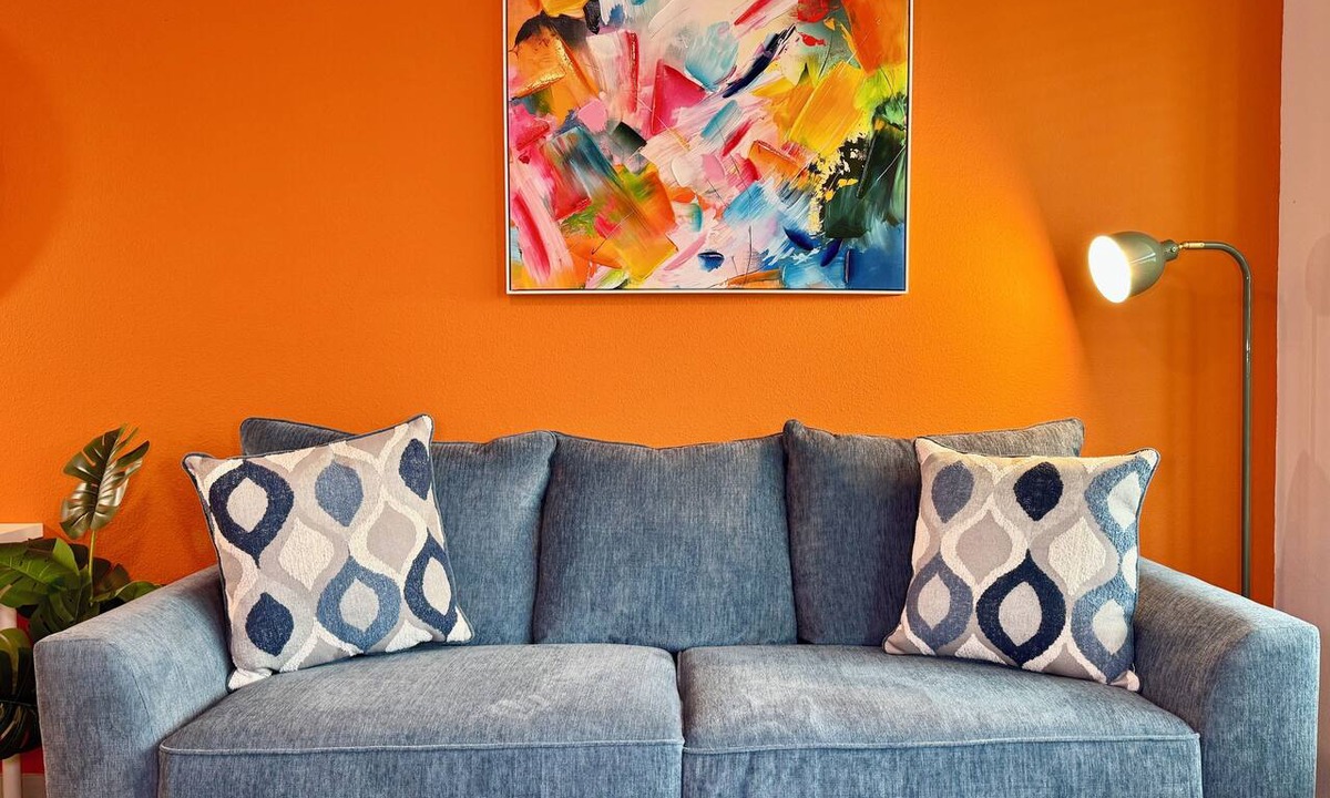 Southside Apartment | Lux King Bed Pool Gym Near Stadium TownCenter Mayo