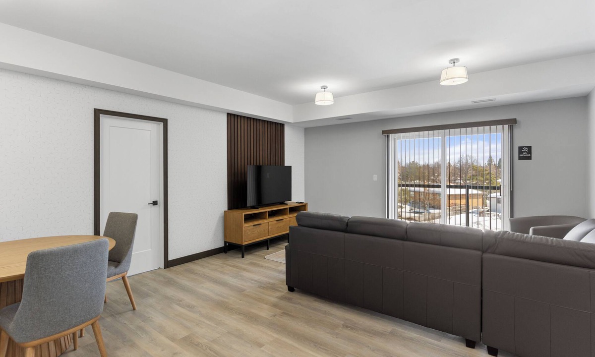 Thunder Bay Hotel | Lux Suites Extended Stay