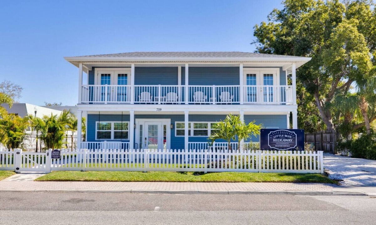 Downtown Dunedin House | Lux Tiny Home | 2 Bed 1 Bath Unit A `Sunny`