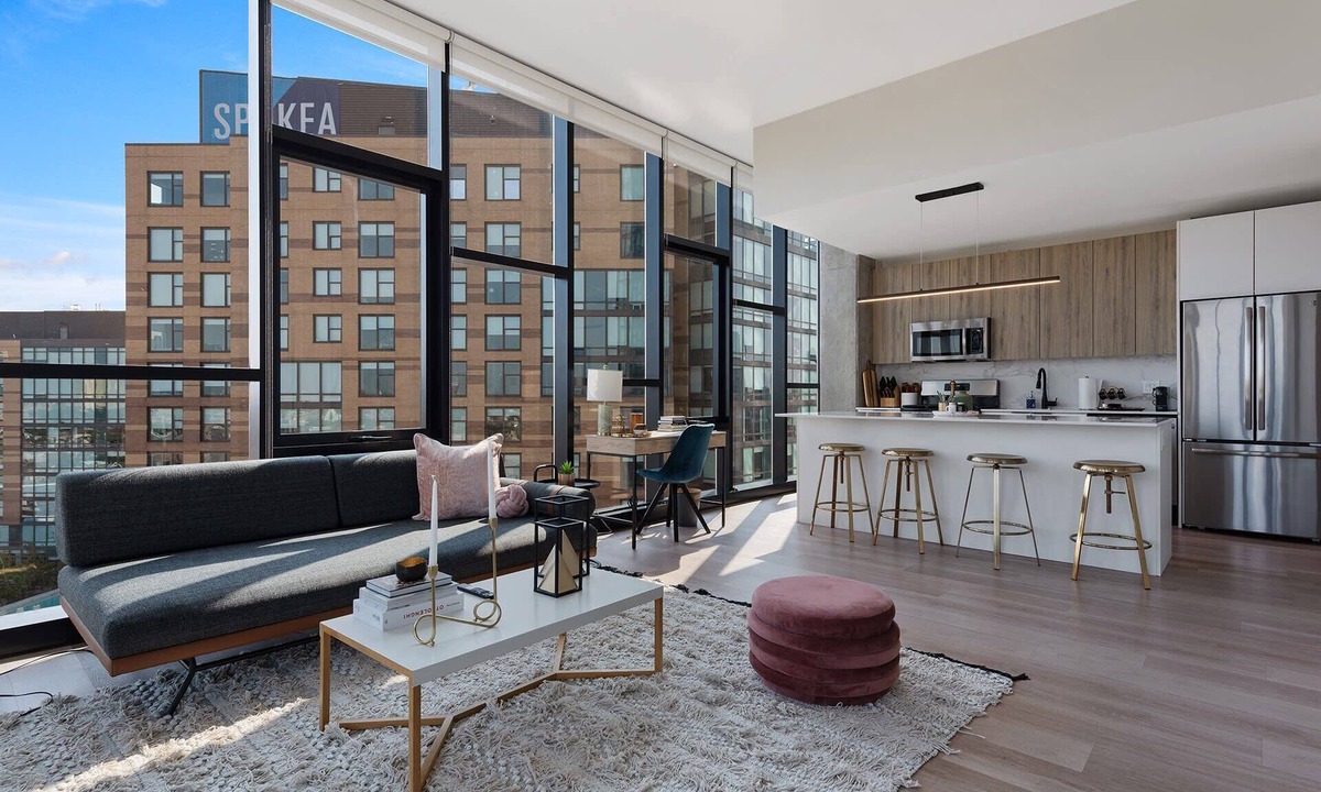 River West Apartment | Luxe 1BR: Unmatched Views & Location