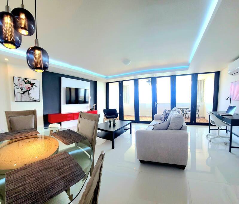 Vilomar Apartment | Luxe 2 Bd Penthouse w Oceanview on BeachLuquillo