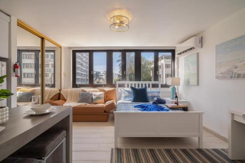 Parque Apartment | Luxe Beachside Oasis Pool Parking by PH