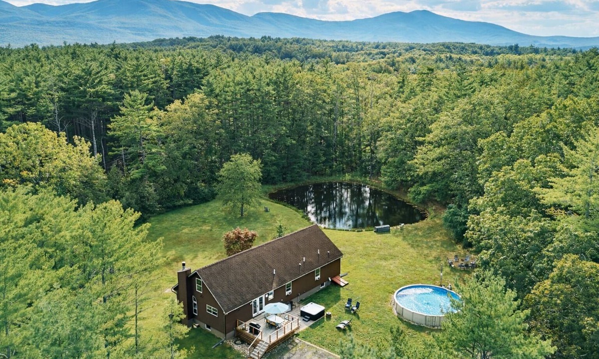 Cairo Cabin | Luxe Catskills Mountain Cabin Private Pool Hot Tub, Fire Pit, Pond, Dog-friendly