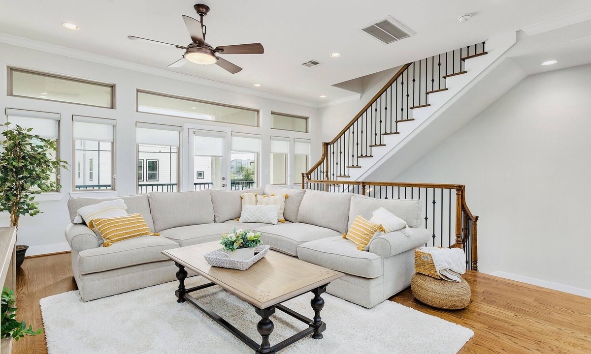 South Central Houston House | Luxe centrally located Houston 3 story townhouse: Minute Maid/GRB/Med Center/NRG