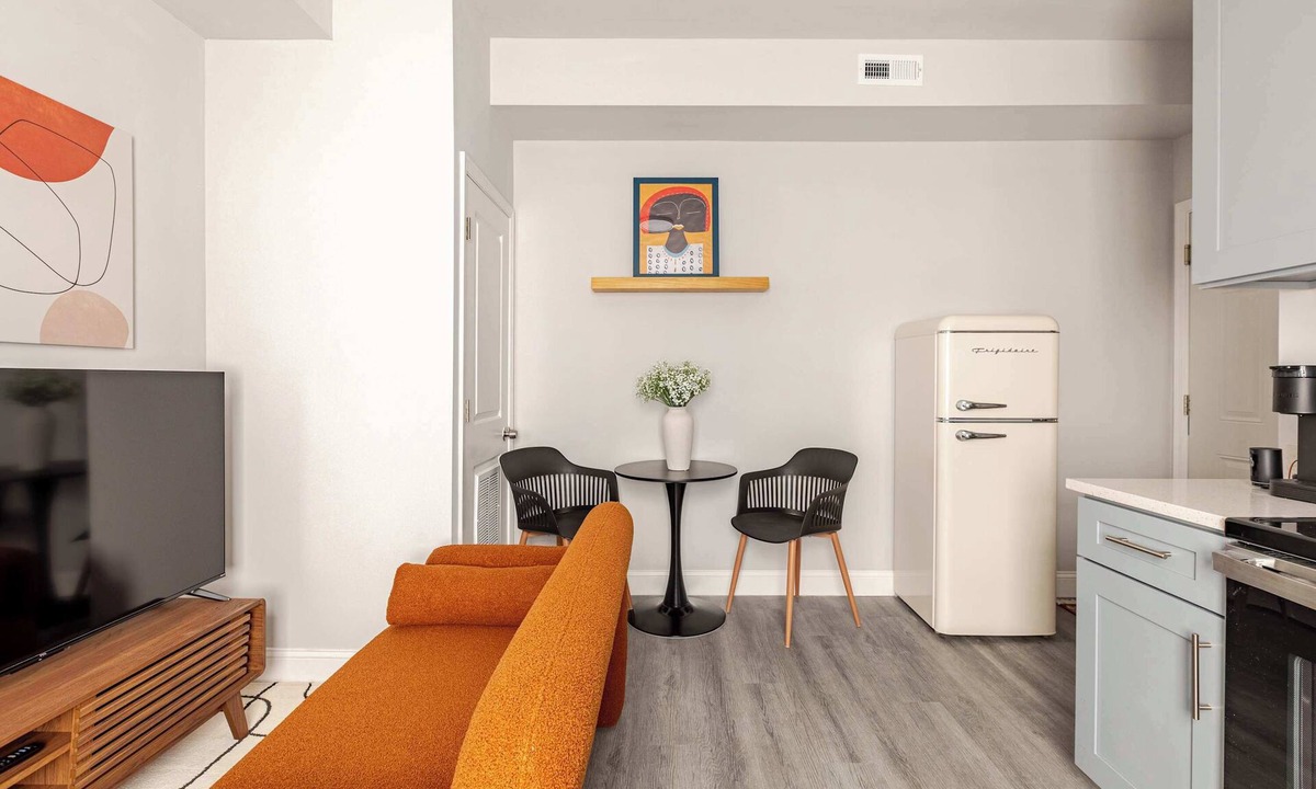 Passyunk Square Apartment | Luxe & Convenience Center City | GlobeNest