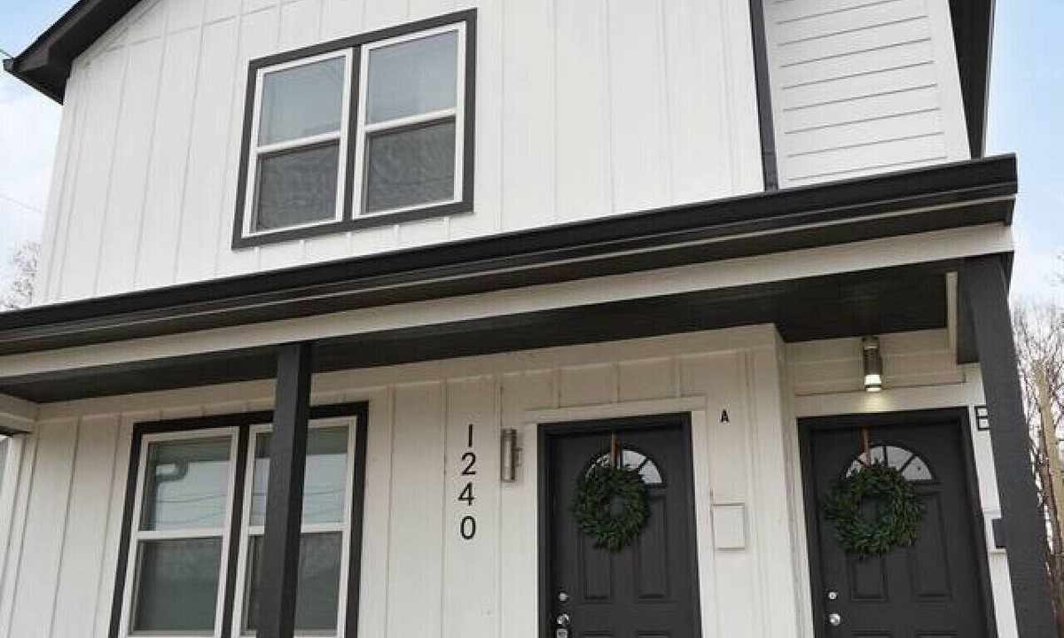 Indianapolis Apartment | Luxe Downtown Townhome-Sleeps 6 Brand New Build!