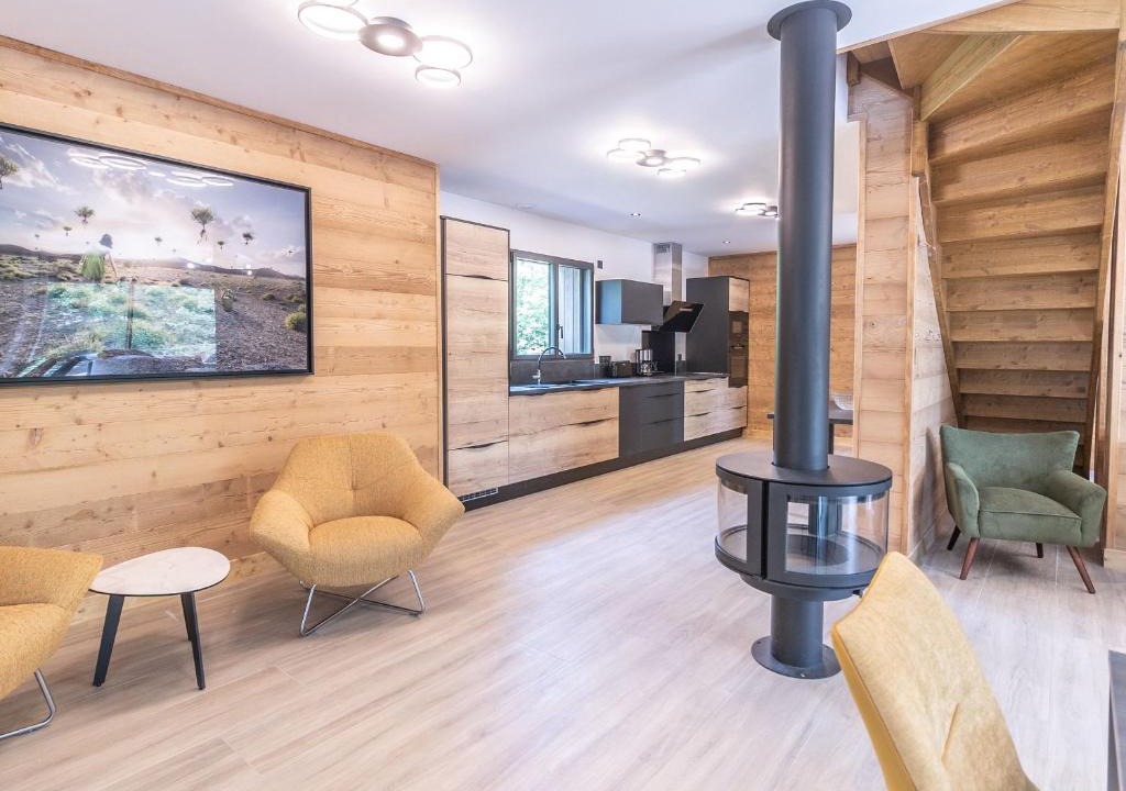 Le Chambon-sur-Lignon House | Luxe et confort au bord du golf - 8 pers, spa privé, piscine, salle de sport, nombreuses activités - FR-1-582-380