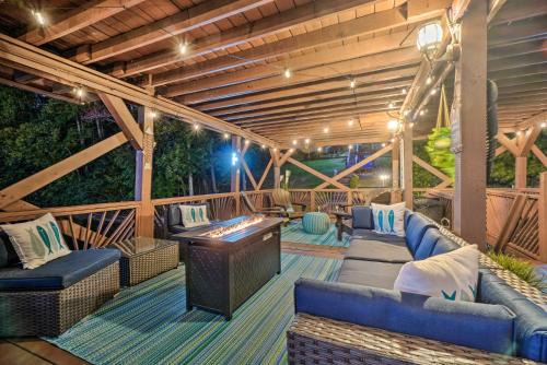Harrison House | Luxe Lake Chickamauga Retreat w/Boat Dock!