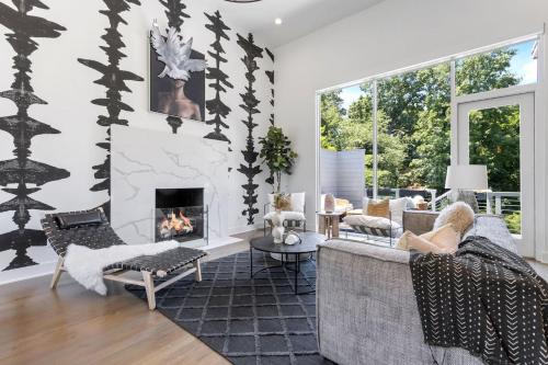 Lavista Park House | Luxe Modern 4 bdrm45bath w Private poolSleeps 8