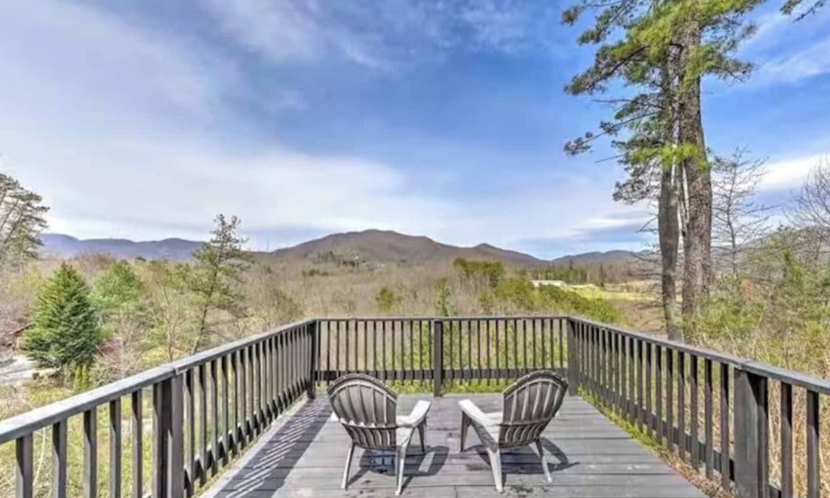 Canton House | Luxe Mountain Escape|Deck|Fire Pit|& Sunset Views