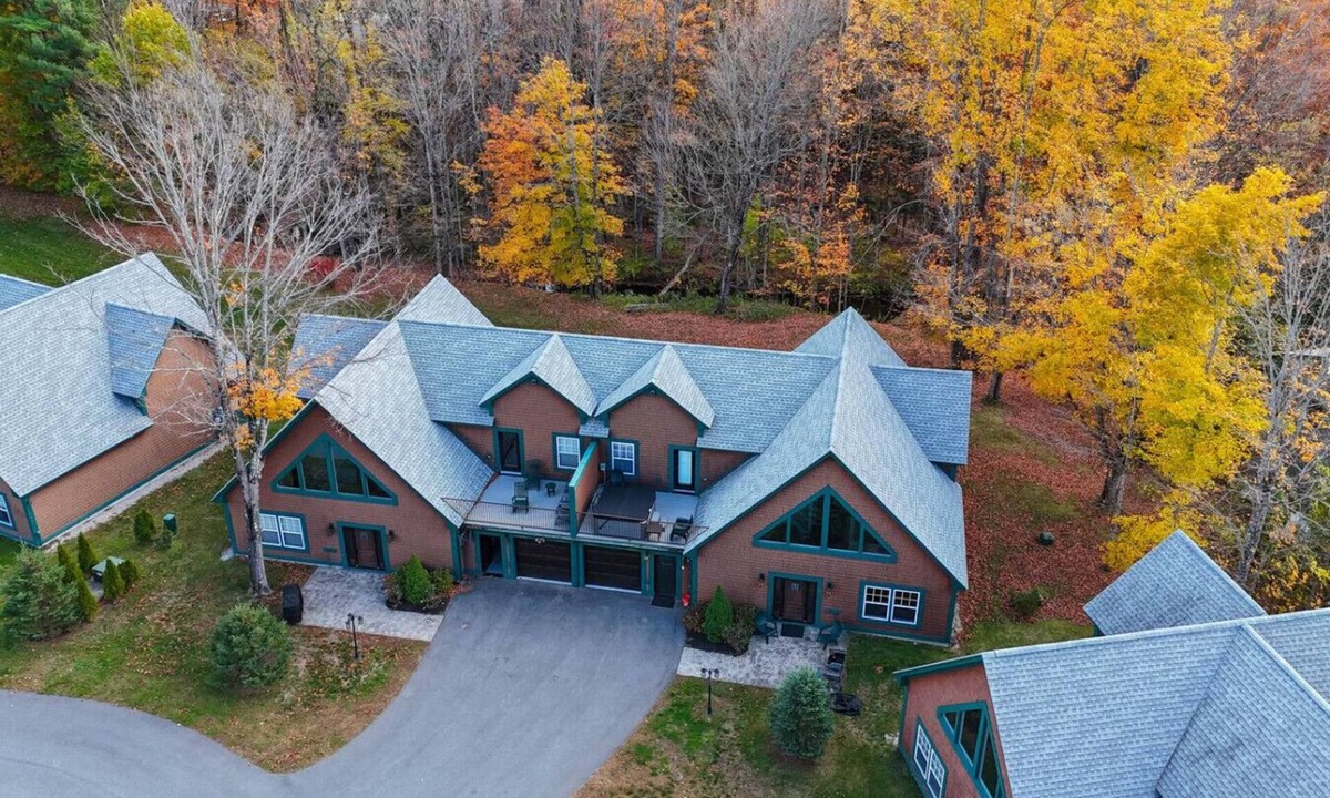 Cranmore Birches Villa | Luxe Mountain Home | River, Cranmore and Downtown!