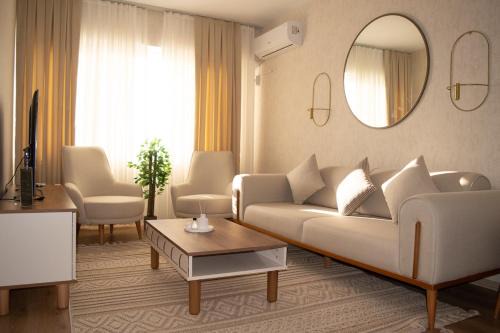 Esenyurt Apartment | Luxe Suite AY37