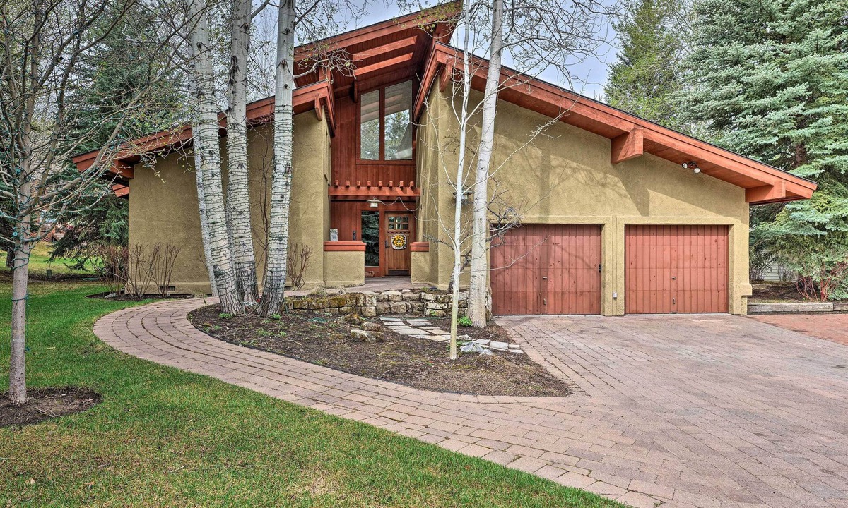 Twin Creeks House | Luxe Sun Valley Retreat w/Hot Tub, 3 Mi to Resort