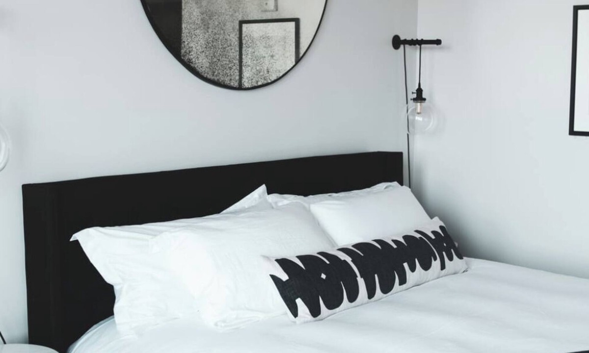 Astoria Hotel | Luxe Trolley View King Room at Bowline Hotel, Pet-friendly