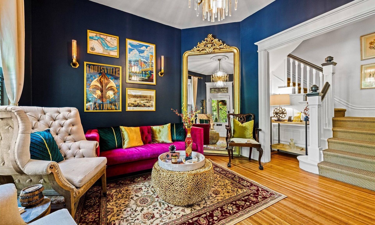 Old Louisville House | Luxe Victorian Escape Mins to UL/Downtown Firepit Hot Tub Speakeasy