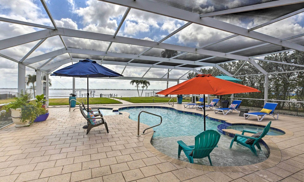Caloosahatchee House | Luxe Waterfront Home w/Pool & Dock in Cape Coral