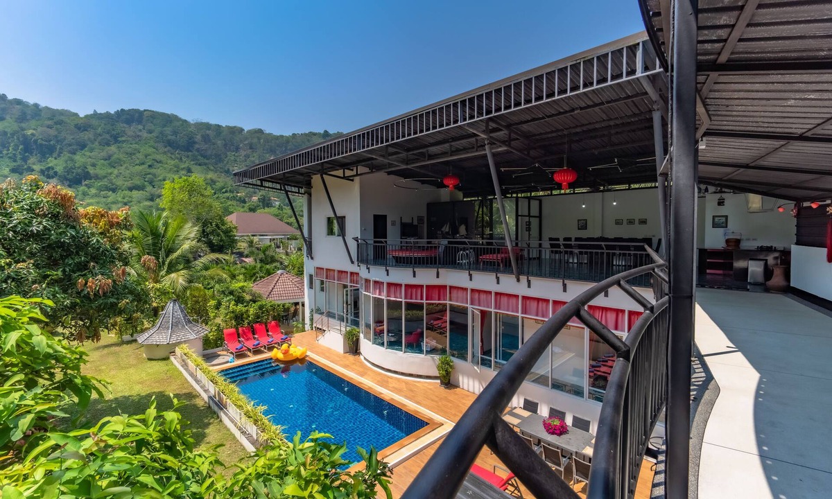 Chalong Villa | Luxurious 10-Bedroom Villa with Private Pool in Chalong, Phuket