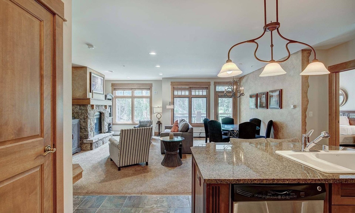River Run Condo | Luxurious 2 BR in River Run Village with Ski in ski out, No Cleaning Fees, Kids Ski Free by RedAwning