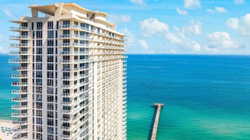 Sunny Isles Beach Apartment | Luxurious 2BD Condo with Direct Ocean Views & Resort Pool in Sunny Isles