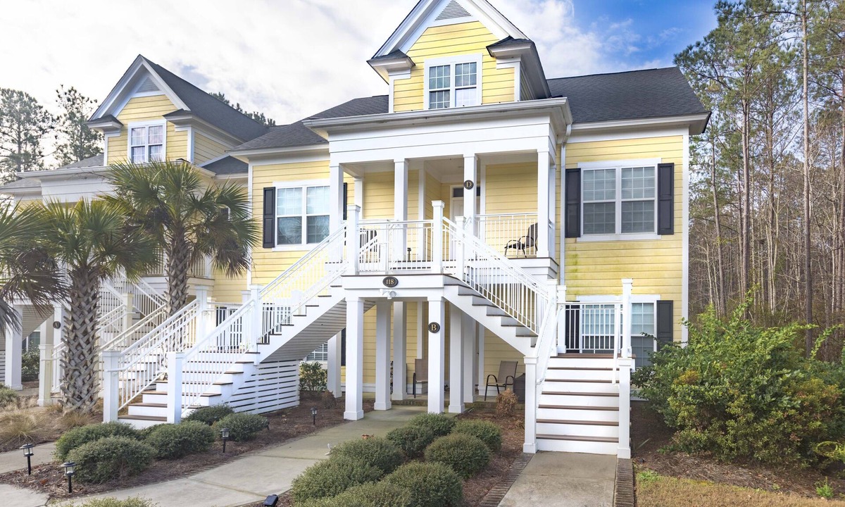 Murrells Inlet Condo | Luxurious 4 bedroom/4 bathroom condo steps away from TPC Unit D