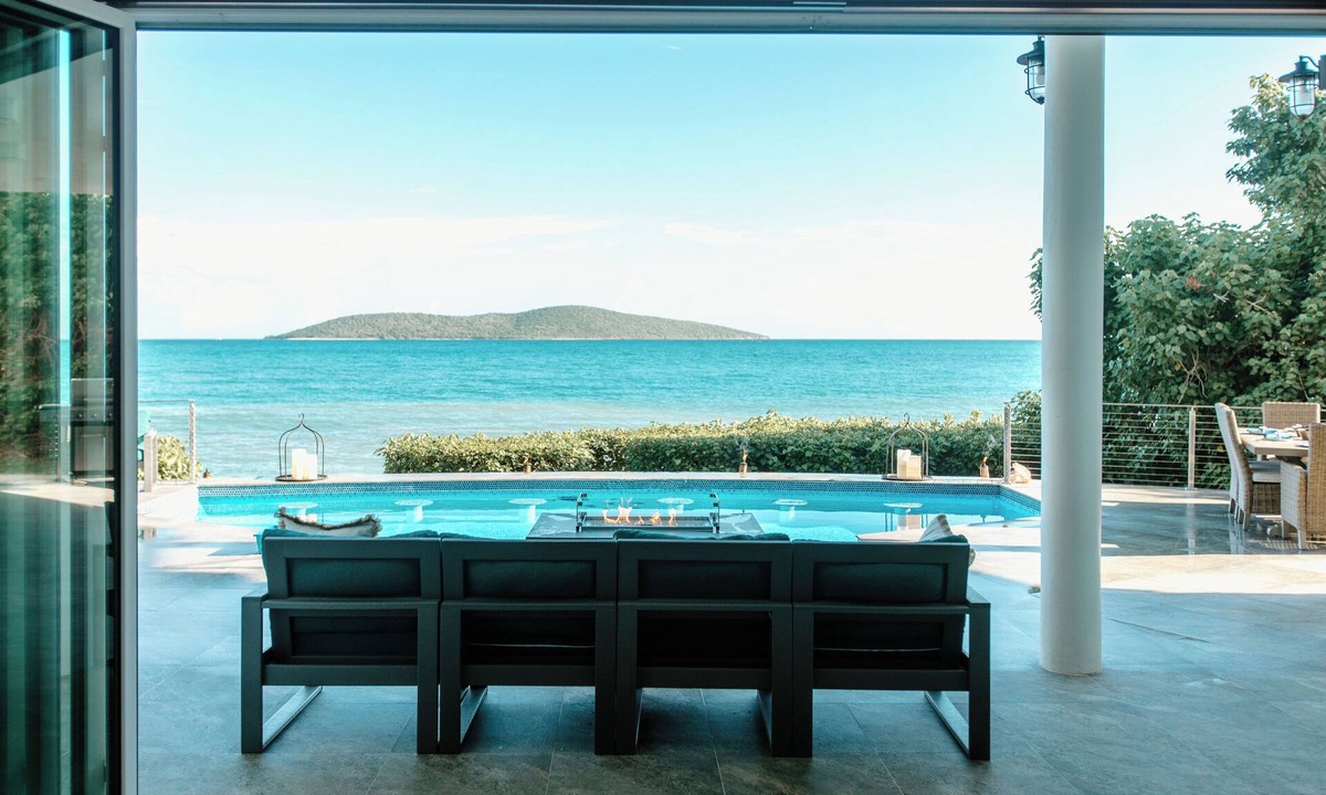 Estate Coakley Bay Villa | Luxurious 5-bedroom villa Ocean Front, BEACH ACCESS